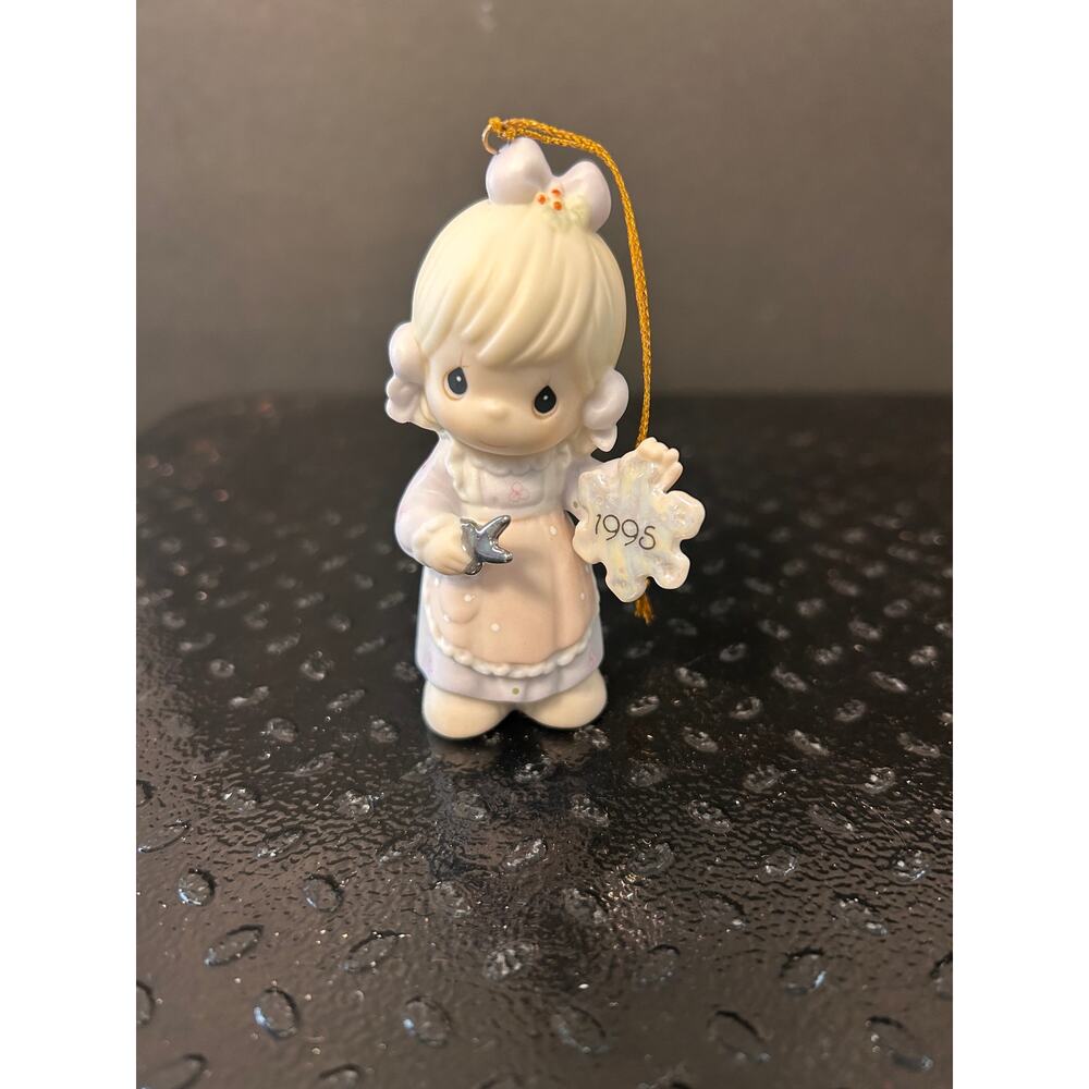 1995 Precious Moments "He Covers The Earth With His Beauty" little girl ornament